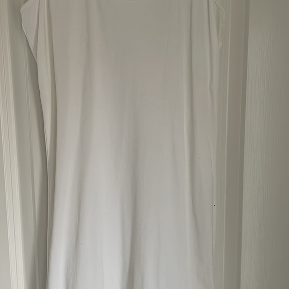 Arden B white t-shirt dress with racer back size medium. Basic t-shirt dress - Picture 5 of 9
